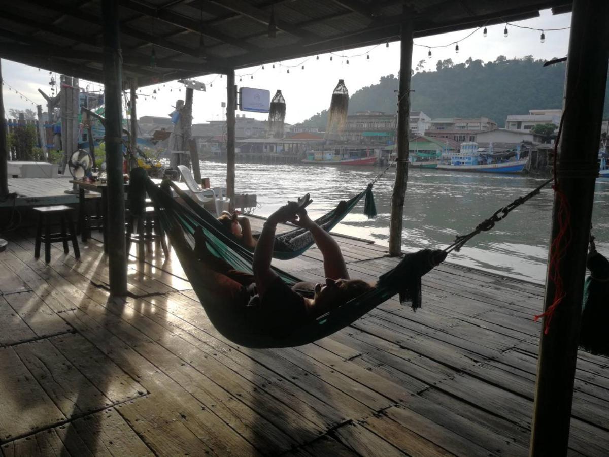 Rub Lom Chom Klong Homestay Chumphon Exteriör bild