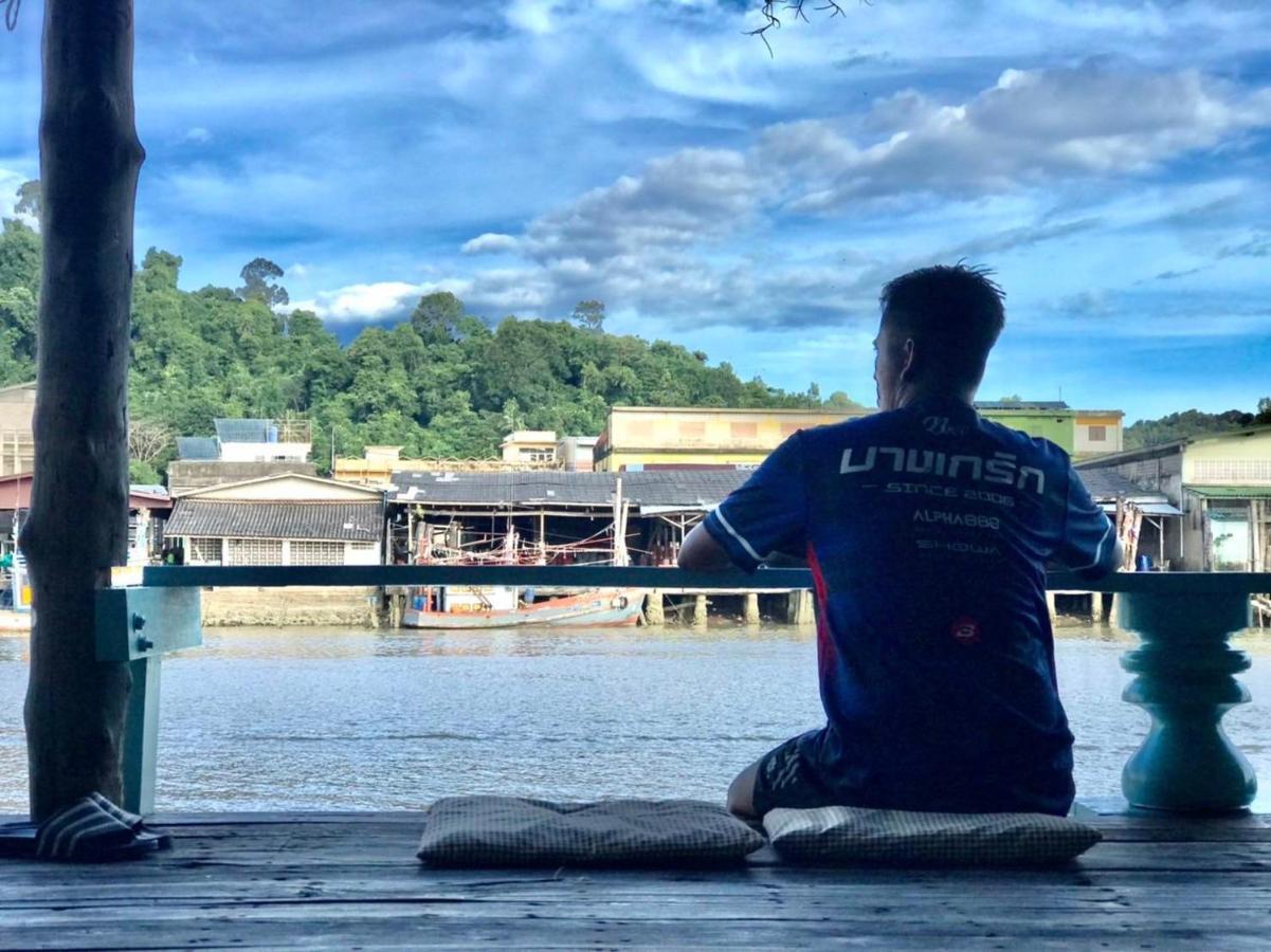 Rub Lom Chom Klong Homestay Chumphon Exteriör bild