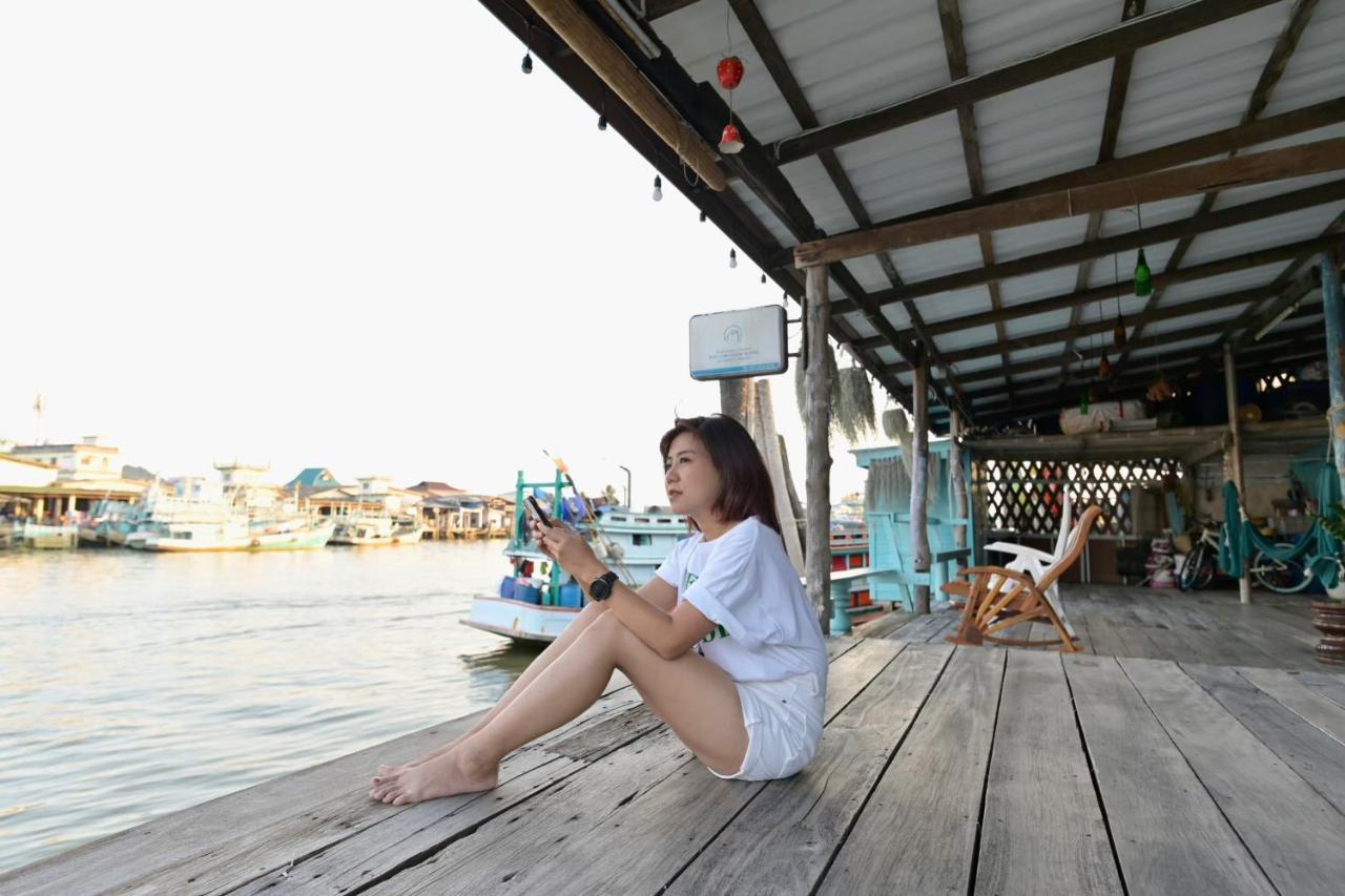 Rub Lom Chom Klong Homestay Chumphon Exteriör bild