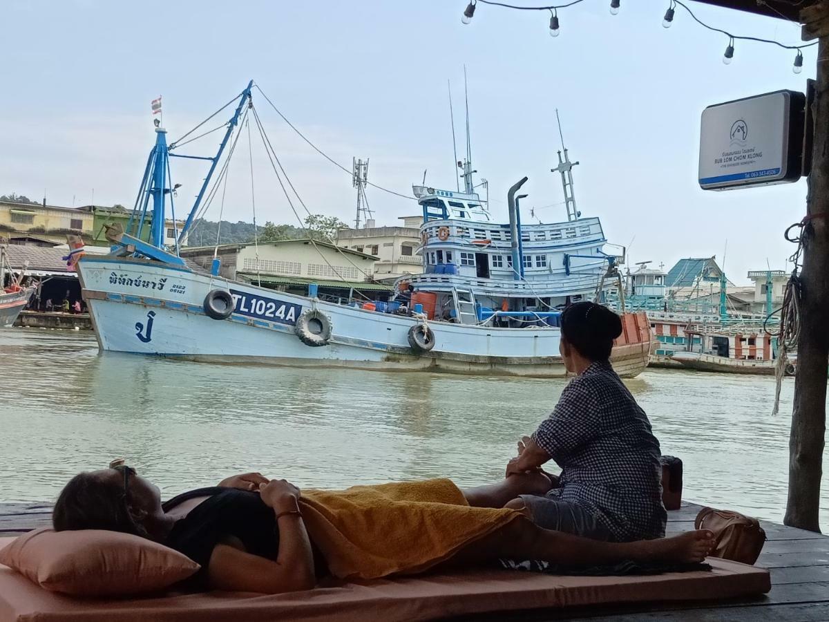 Rub Lom Chom Klong Homestay Chumphon Exteriör bild