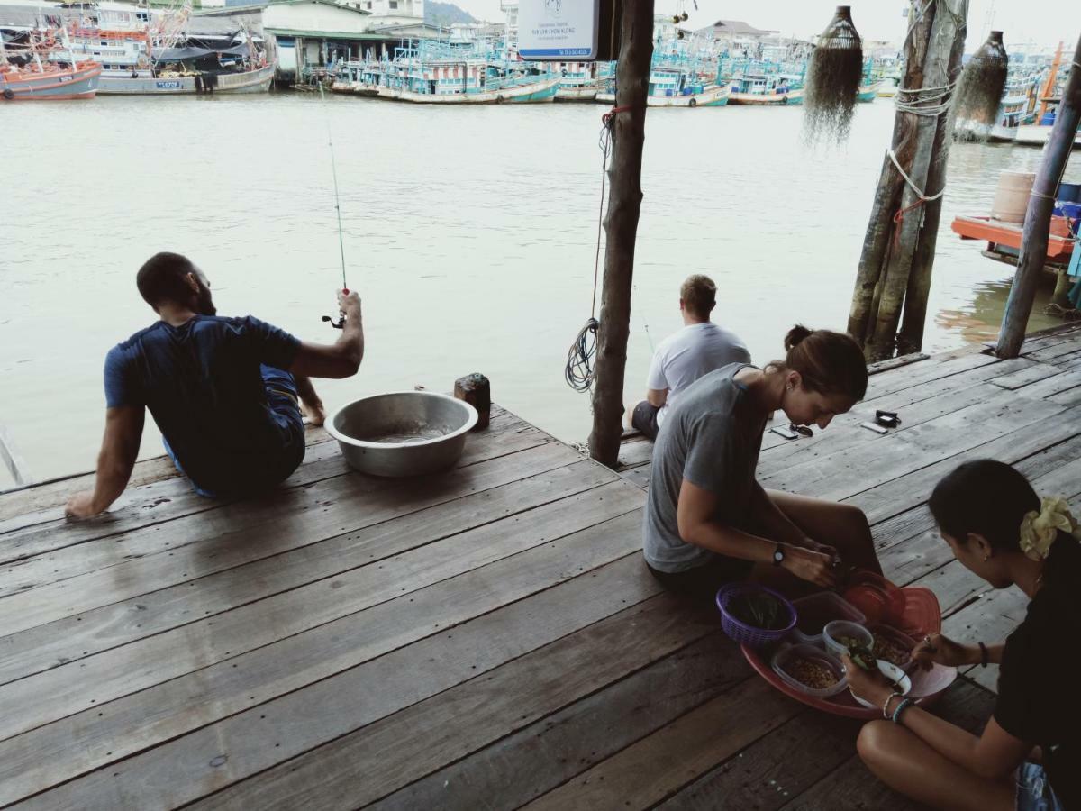 Rub Lom Chom Klong Homestay Chumphon Exteriör bild