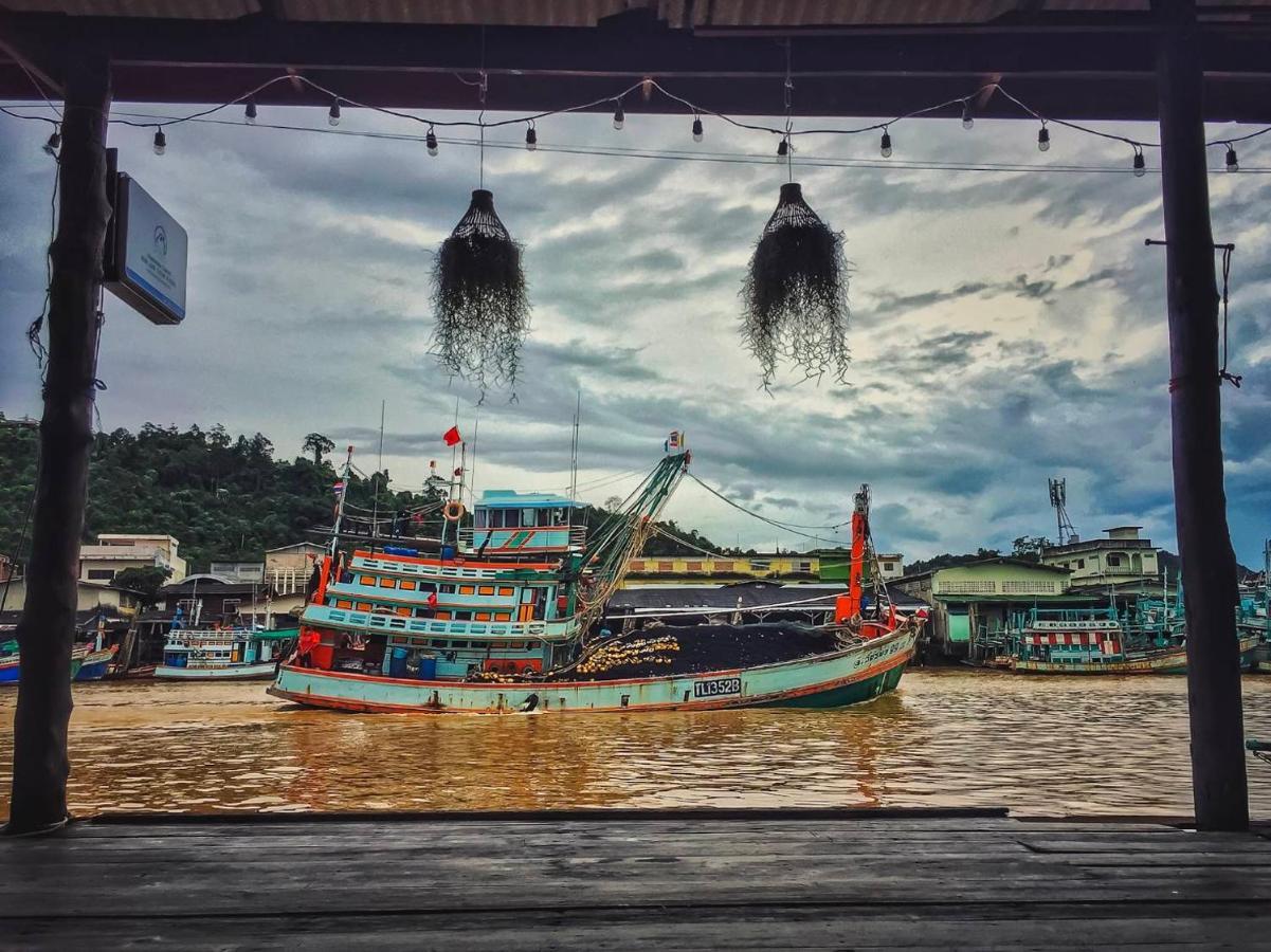 Rub Lom Chom Klong Homestay Chumphon Exteriör bild